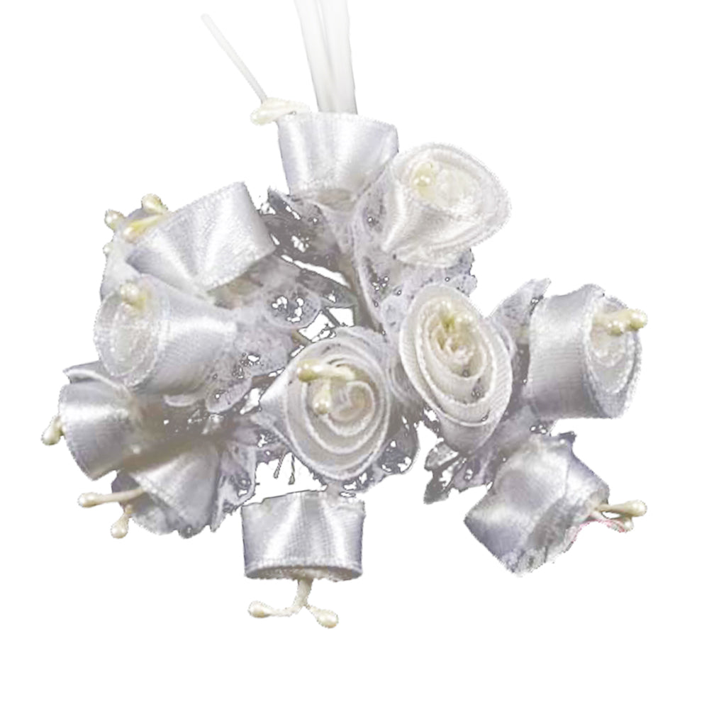 Florecillas de raso y encaje blanco