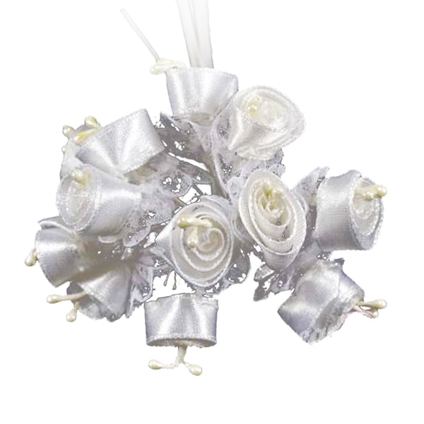 Florecillas de raso y encaje blanco