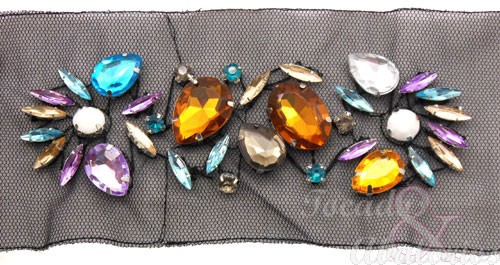 Aplicación pedredría sobre tul, 15x5 cm Aplicación pedredría sobre tul, 15x5 cm