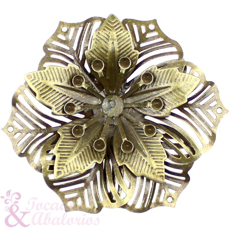 Flor latón 5 cm hojas perforadas Flor latón 5 cm hojas perforadas