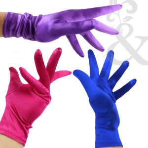 cómo llevar los guantes en una boda