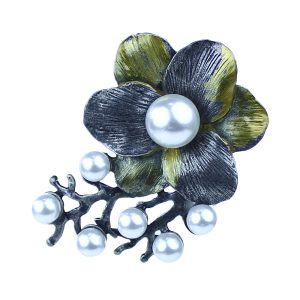 Broche fleurs et perles 3